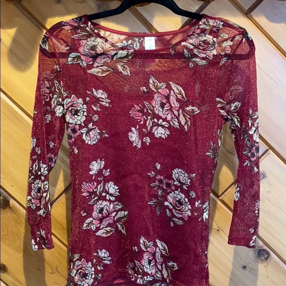Floral gold sparkle 3/4 sleeve shirt